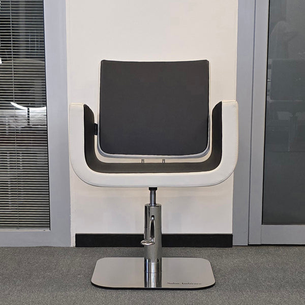 YOU Friseurstuhl | Ausstellungsstück